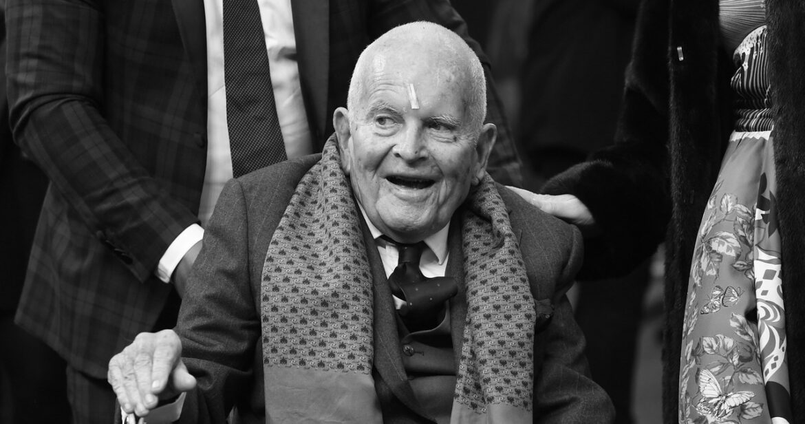 Ian Holm nie żyje. Filmowy "Bilbo Baggins" zmarł w wieku 88 lat