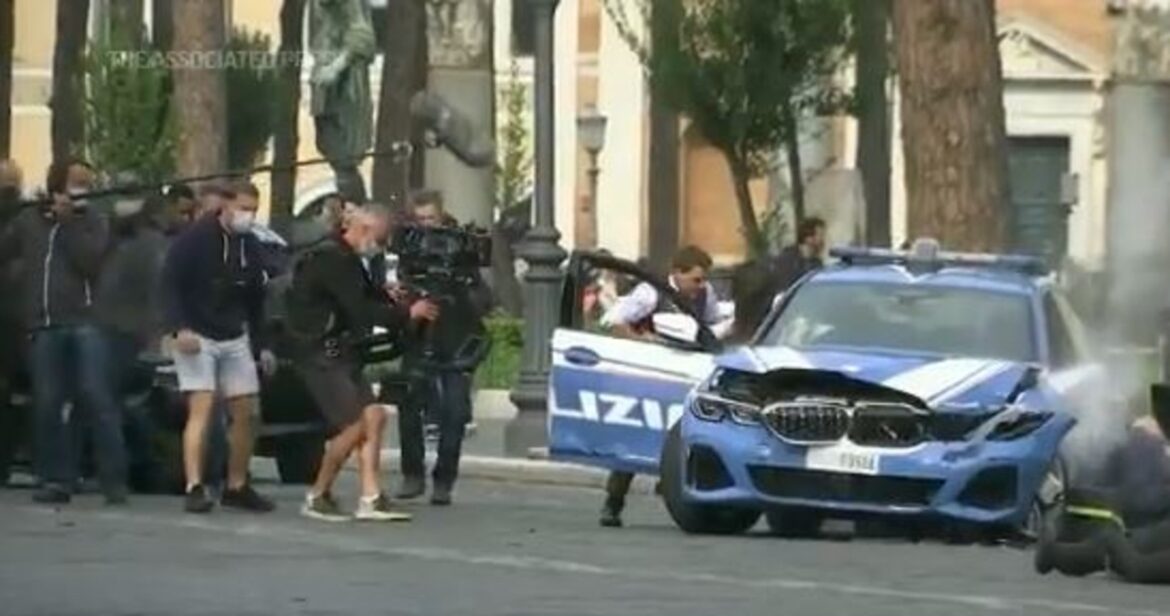 Ekipy "Mission Impossible" i "Batmana" wróciły do pracy