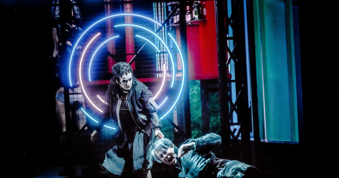 Awangardowy kryminał w wersji Cyberpunk. Rozmowa z Mariuszem Trelińskim