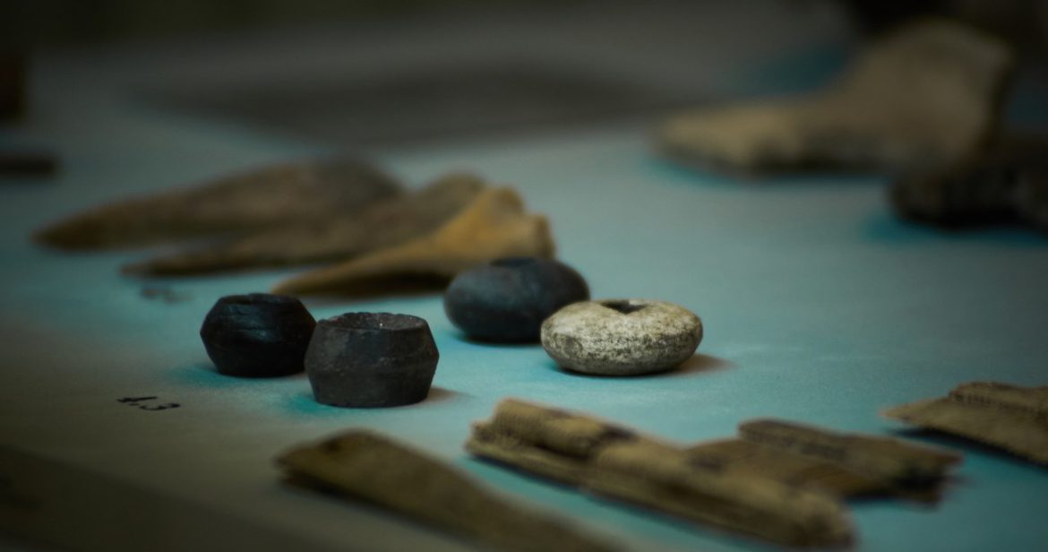 Zabytki archeologiczne sprzed 100 tys. lat na Wawelu