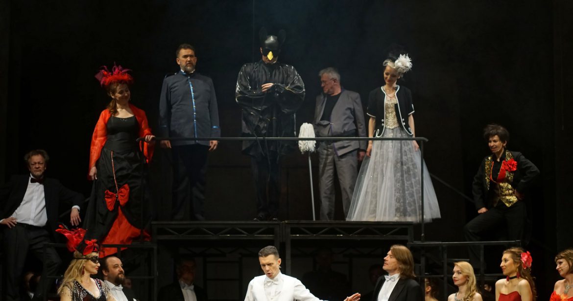 W sobotę premiera „Zemsty nietoperza” w reżyserii Artura Barcisia