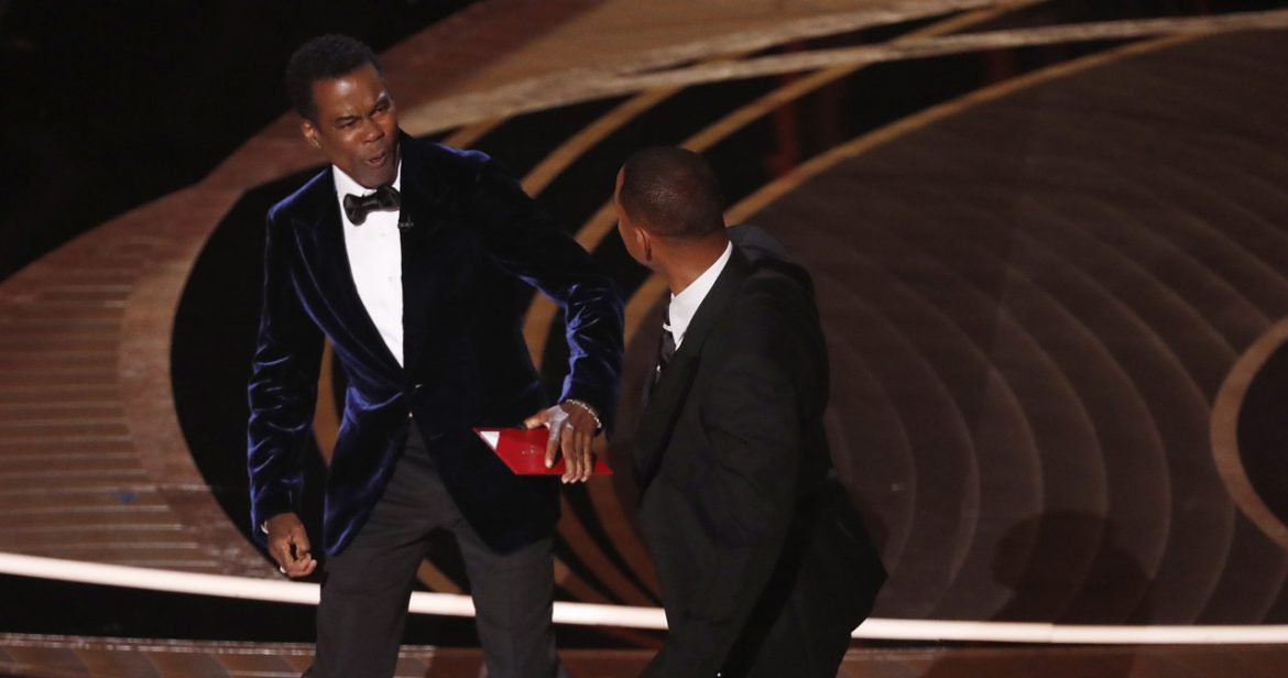 Skandal podczas oscarowej gali. Will Smith uderzył prowadzącego