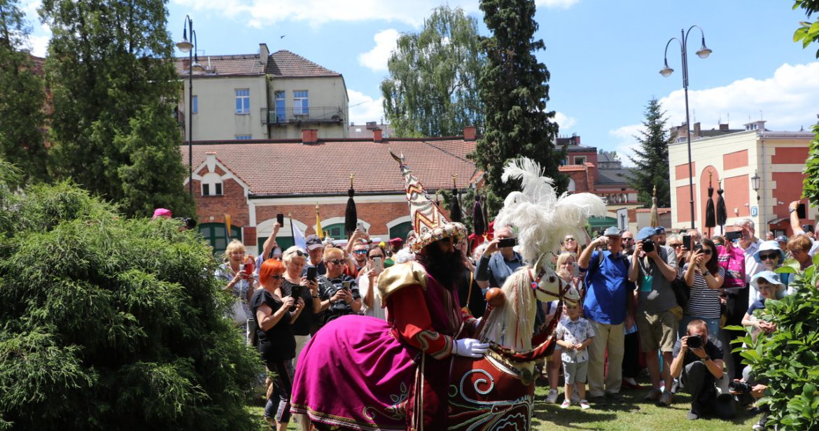 ​Lajkonik zadzwonił do 111-letniej Wandy Szajowskiej. Najstarszej pianistki świata