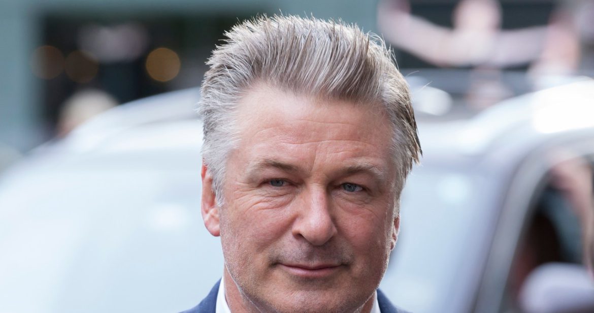 Baldwin pociągnął za spust. Jest raport FBI o tragedii na planie „Rust”