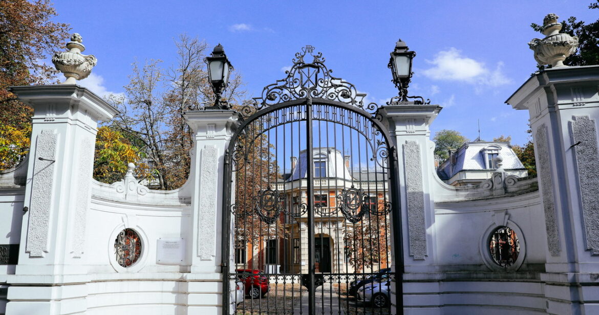 Sensacyjne odkrycie na elewacji pałacu Zamoyskich