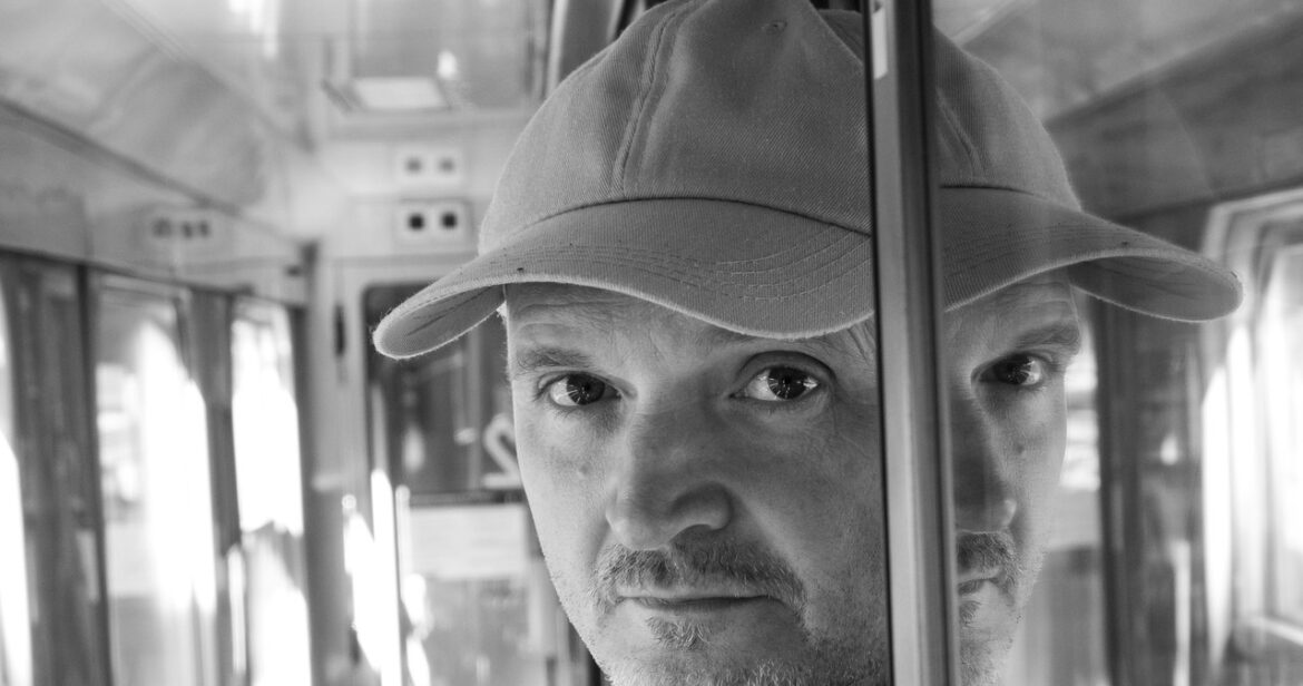 "Te kobiety nie mają siebie". Rozmowa z reżyserem filmu "Śubuk"