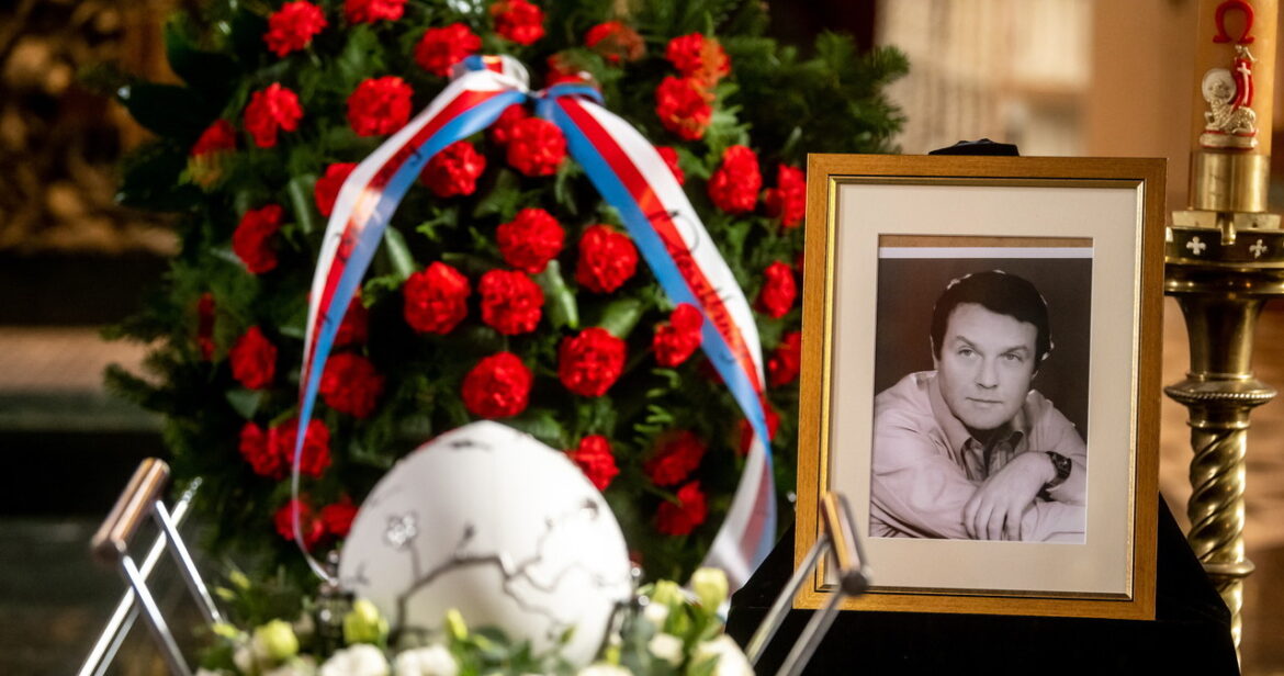 Aktor Leonard Pietraszak spoczął na Cmentarzu Starofarnym w Bydgoszczy