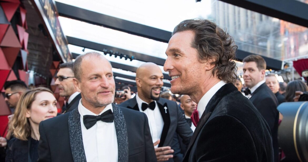 Matthew McConaughey i Woody Harrelson przyrodnimi braćmi? Rozważają test DNA