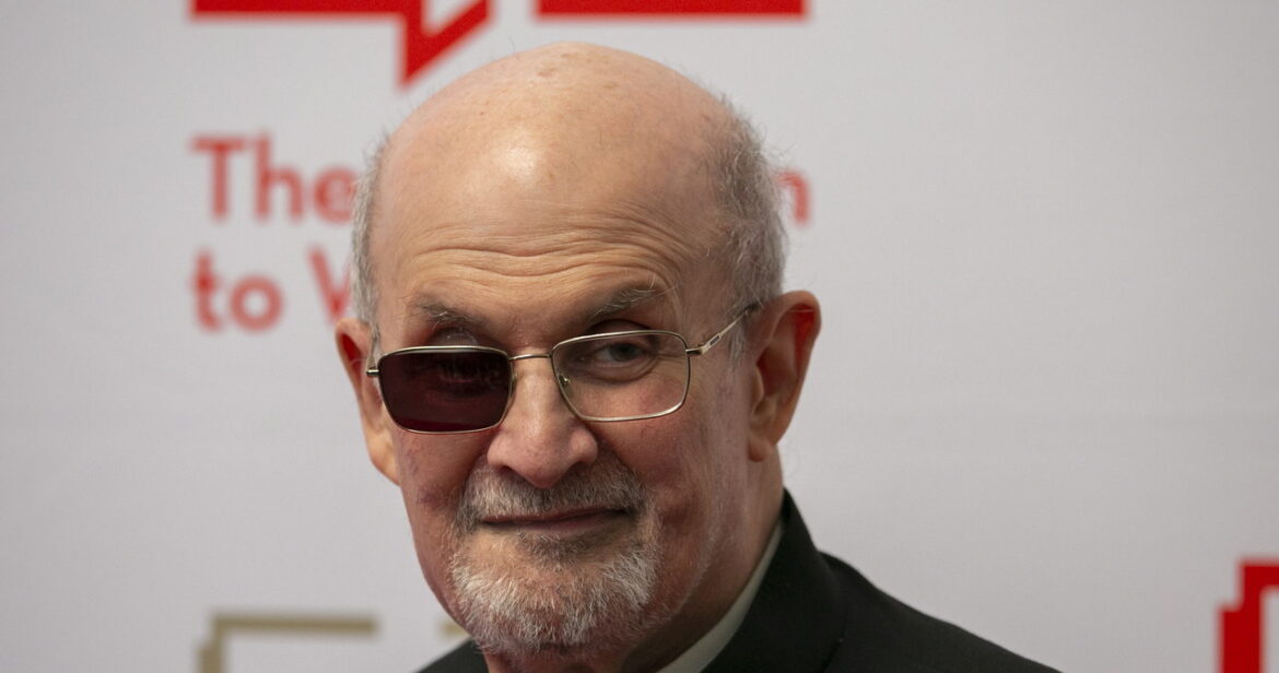 Salman Rushdie pojawił się publicznie po raz pierwszy od zamachu na jego życie