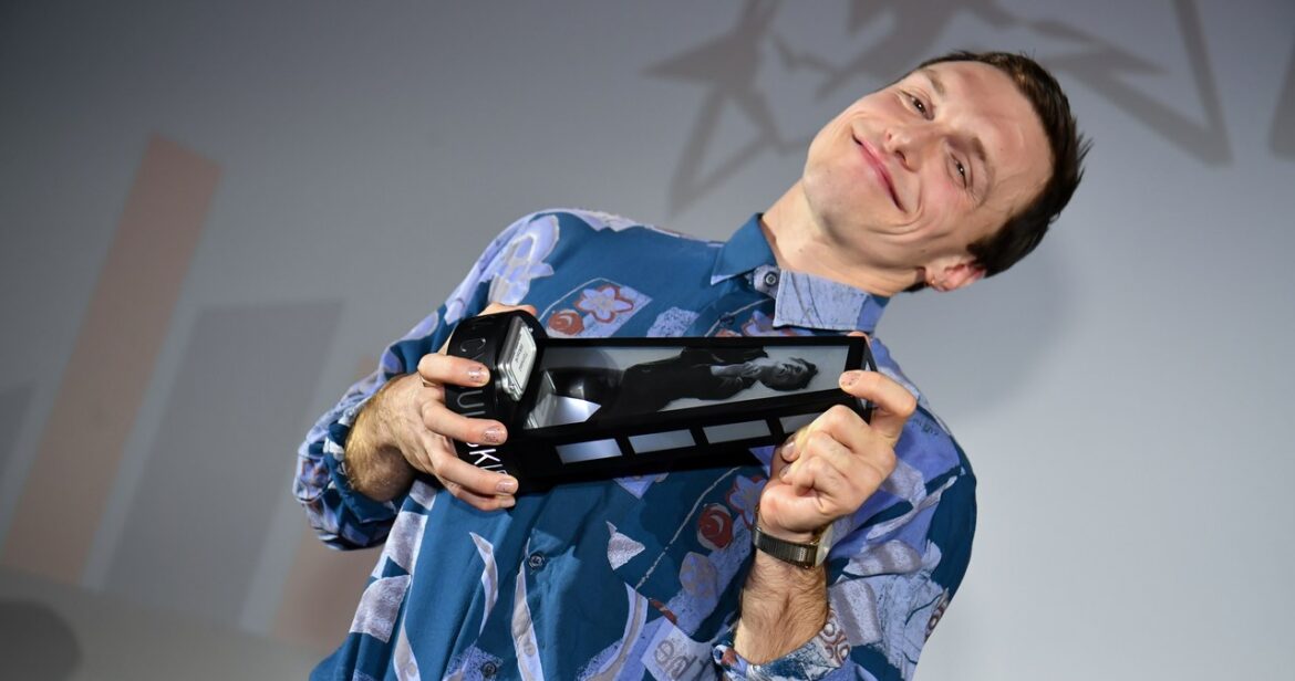 Tomasz Włosok z nagrodą im. Cybulskiego za rolę w "Zielonej granicy"