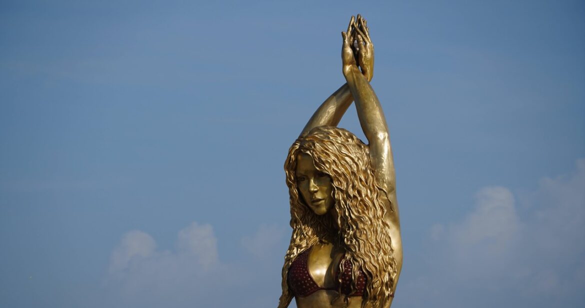 Shakira ma pomnik [ZDJĘCIA]. Na osłodę po koszmarnym roku
