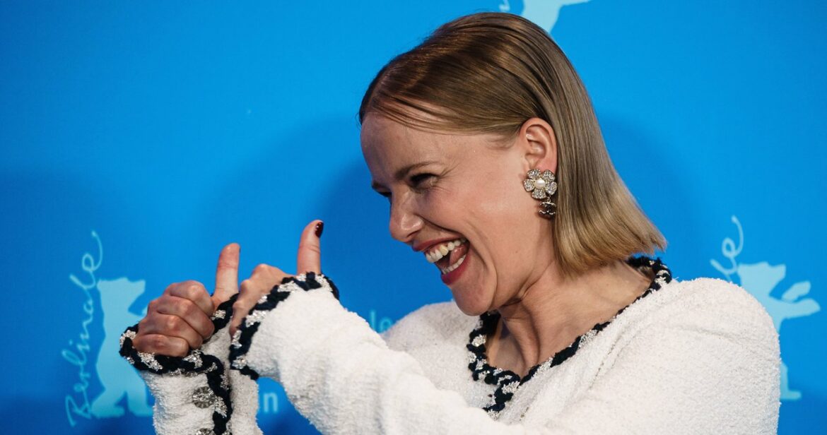 Hathaway, Dinklage, Tomei i Kulig w jednej komedii. Polska aktorka: Przyjęli mnie świetnie