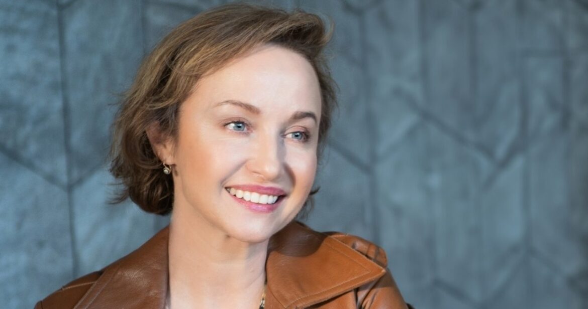"Skok na głęboką wodę". Gabriela Muskała debiutuje jako reżyserka