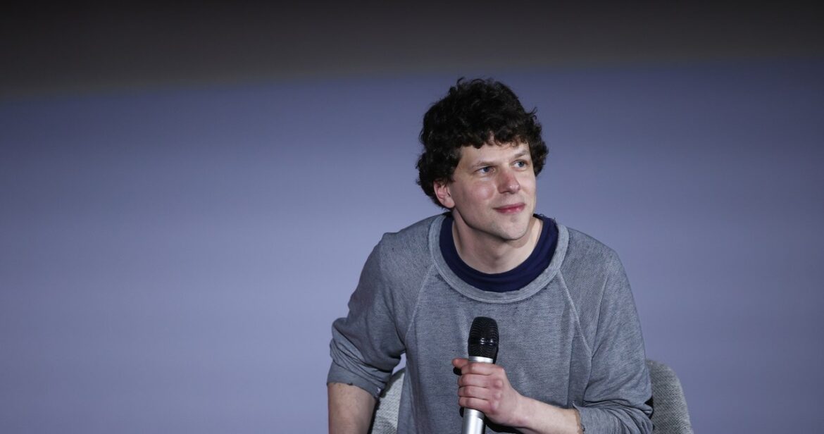 Eisenberg nakręcił film w Polsce. Zobacz zwiastun "Prawdziwego bólu"