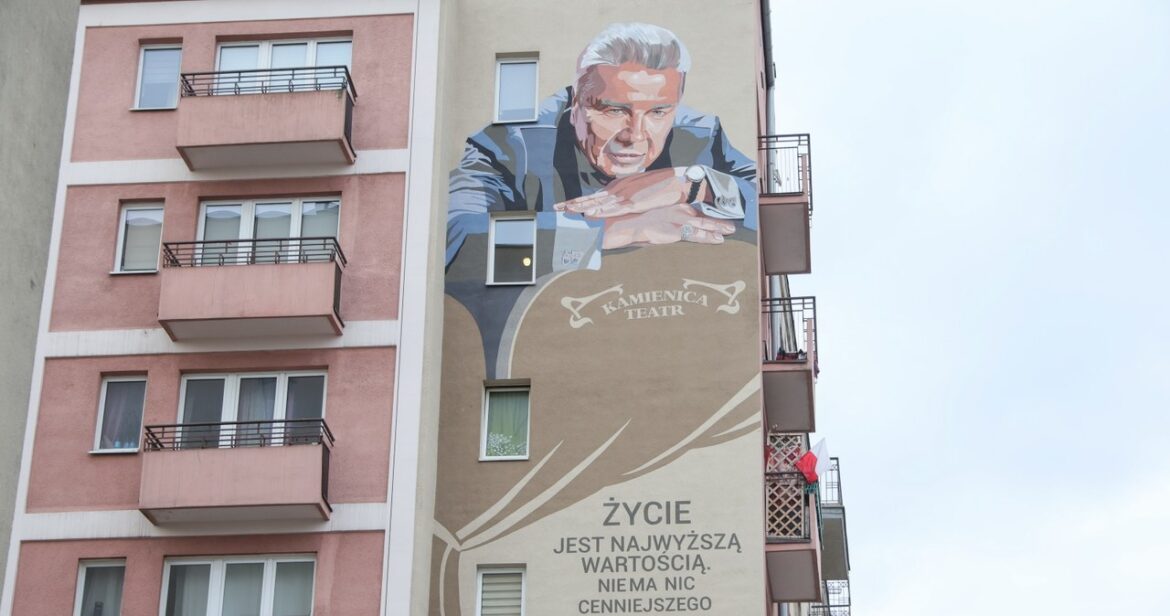 Emilian Kamiński bohaterem muralu. "Nie ma nic cenniejszego niż życie"