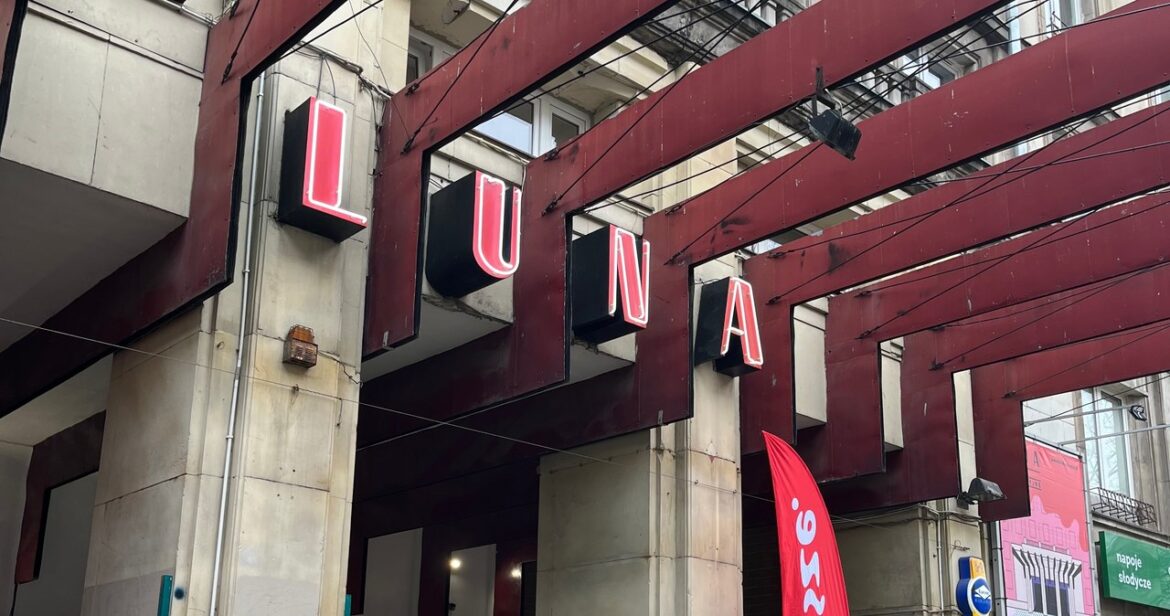 Kultowe warszawskie kino w świetnej lokalizacji wraca!