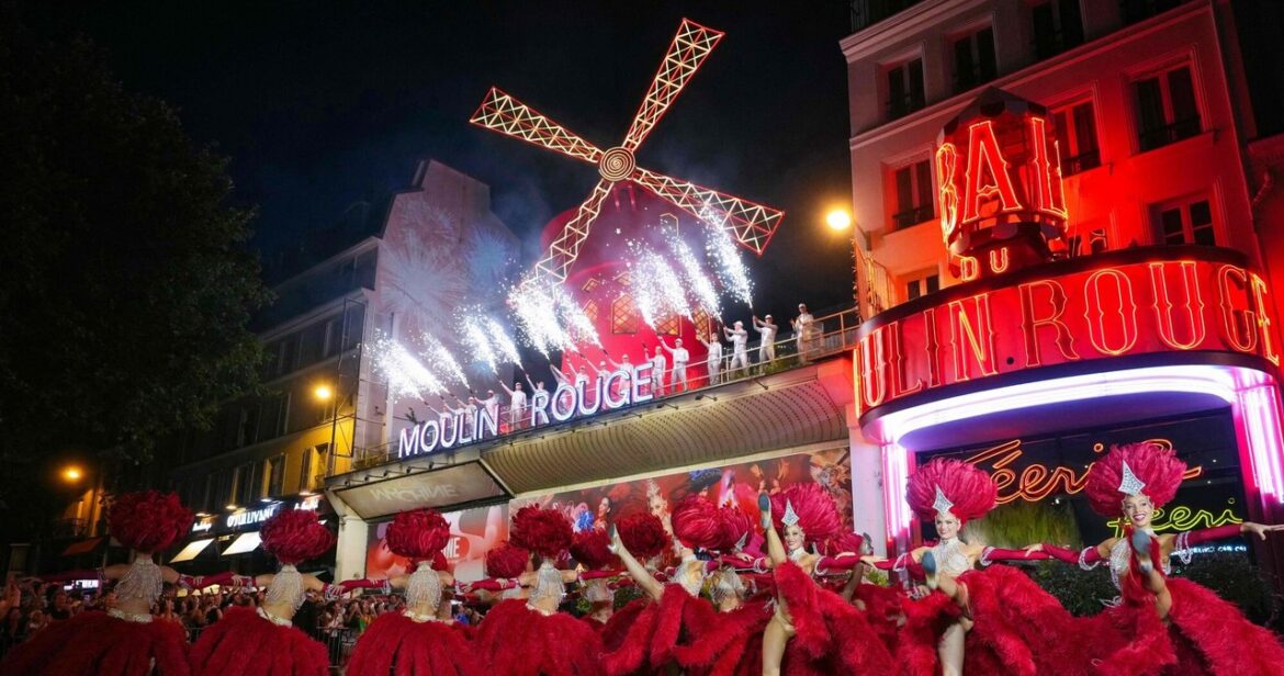 Paryż świętuje spektakularny powrót symbolu Moulin Rouge