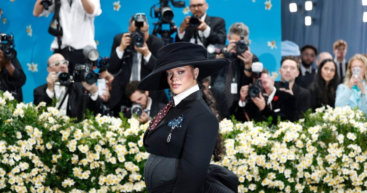 Rihanna urodziła i ujawniła imię dziecka. Fani zachwyceni zdjęciami dziewczynki