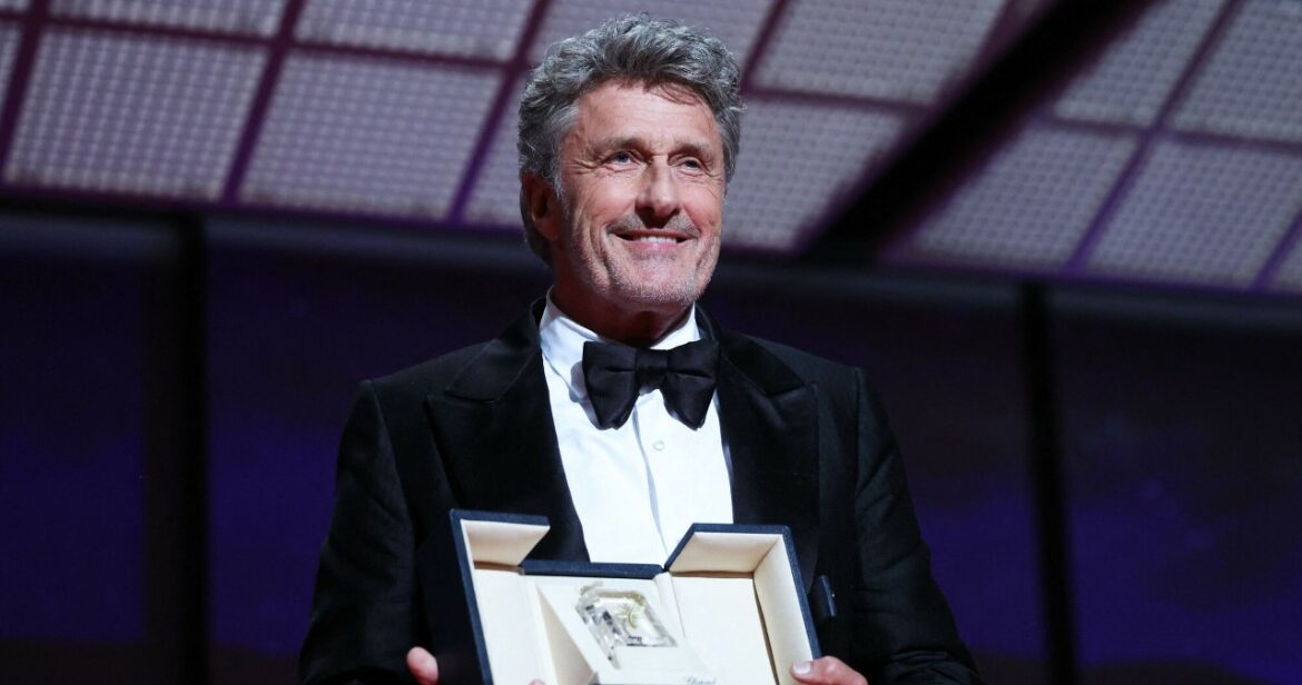 Paweł Pawlikowski ze statuetką w Cannes! Polak nagrodzony za reżyserię "Ojczyzny"